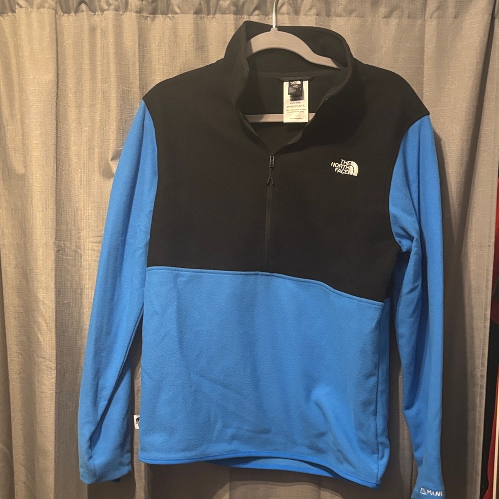 The North Face Men's Black and Blue Polar Tec Half Zip. Size Small. Never worn.